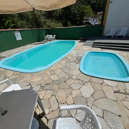 Apartamento kitnet 4 quadras Praia das Toninhas Ubatuba com 2 piscinas para até 4 pessoas-3